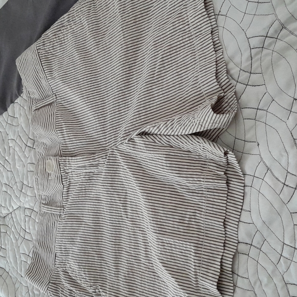 LOFT brown/white pinstripe shorts. Size 2. - Picture 1 of 5